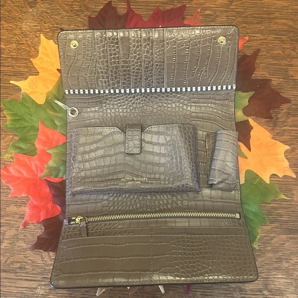 Henri Bendel Croc Embossed Leather Clutch/Wallet/Wristlet - Picture 8 of 13